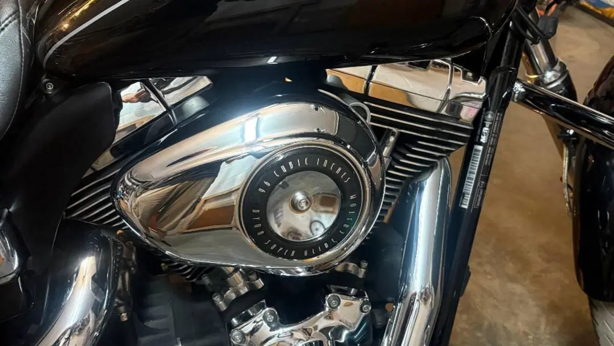 Harley-Davidson 1584 Super Glide Custom (2008 - 13) - FXDC  (12)