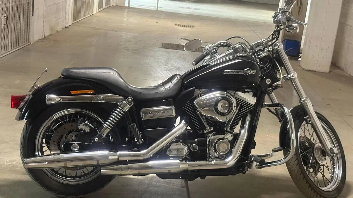 Harley-Davidson 1584 Super Glide Custom (2008 - 13) - FXDC  (13)