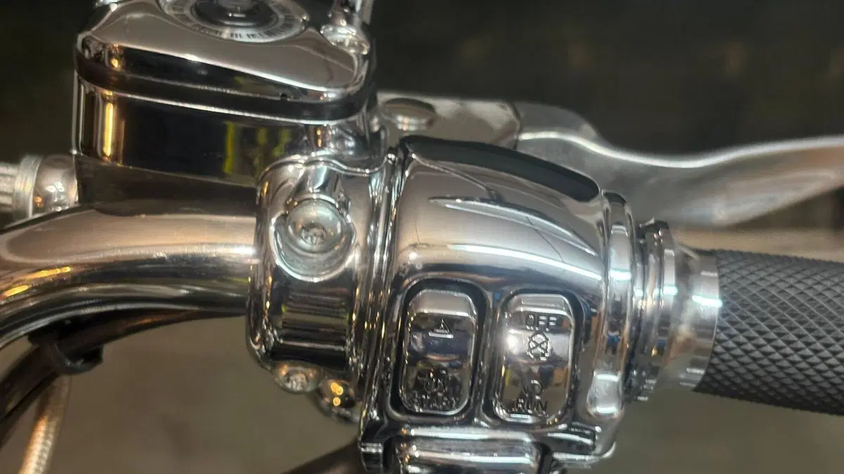 Harley-Davidson 1584 Super Glide Custom (2008 - 13) - FXDC  (14)