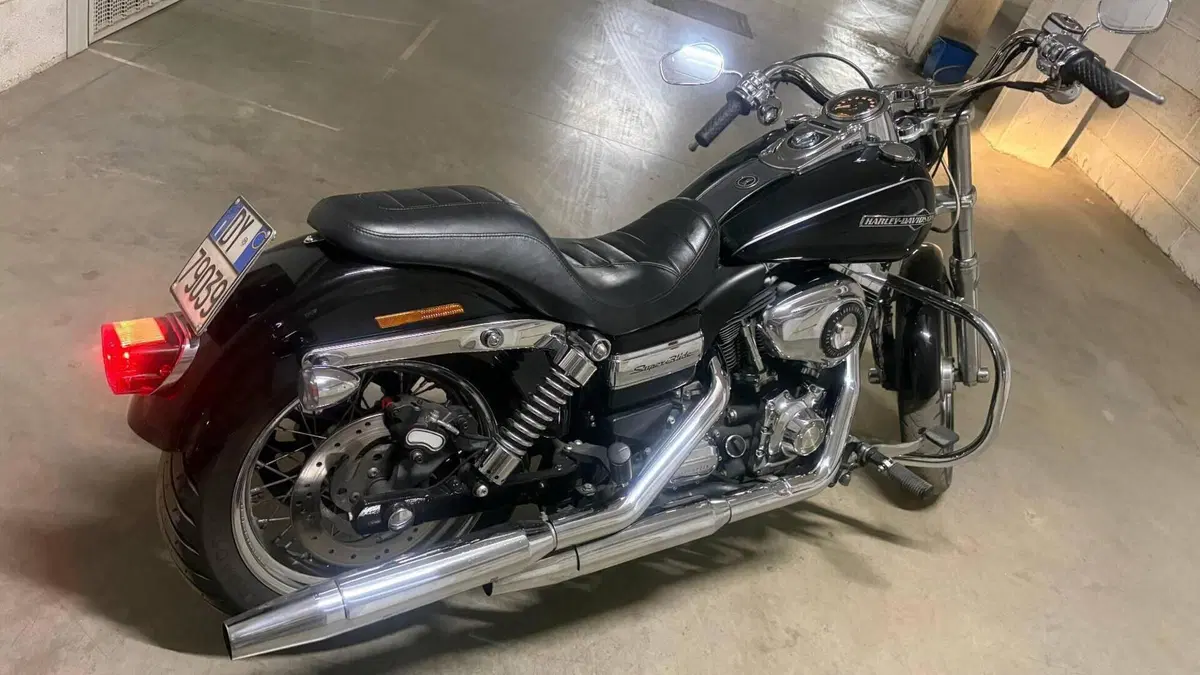Harley-Davidson 1584 Super Glide Custom (2008 - 13) - FXDC  (15)