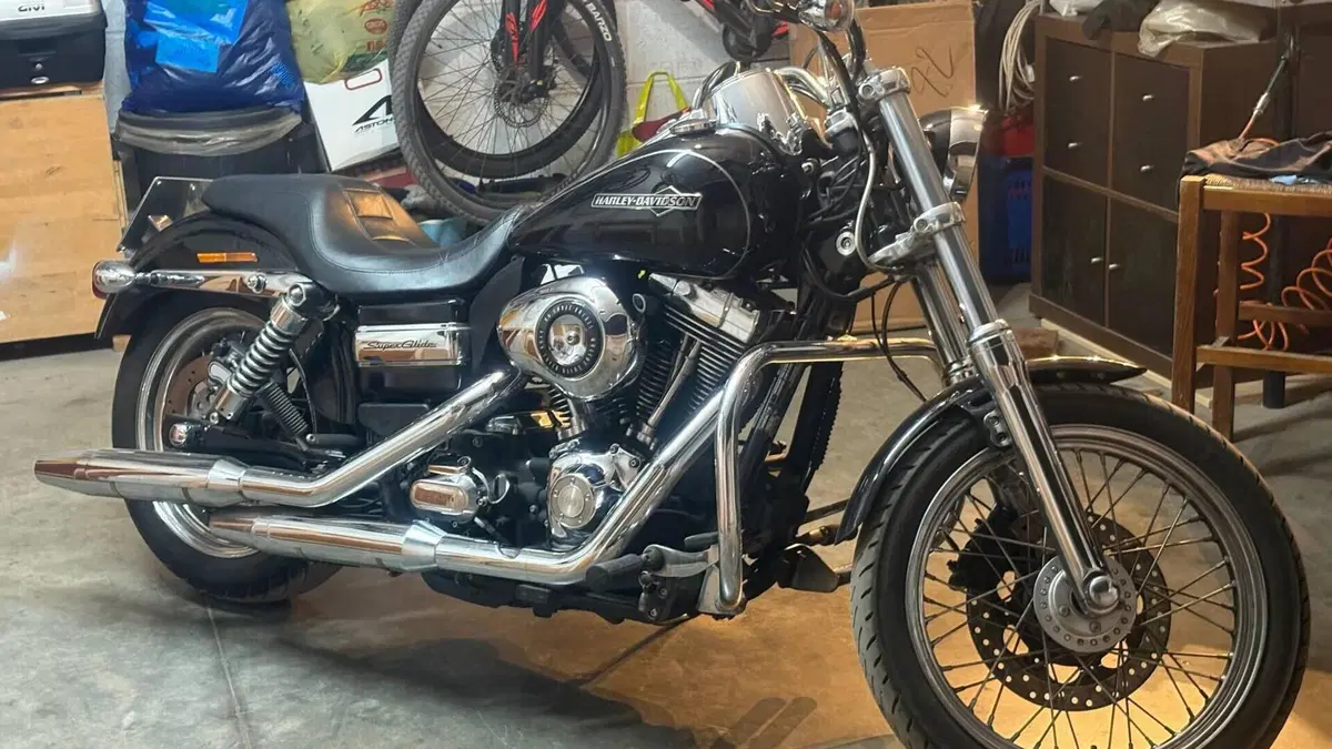 Harley-Davidson 1584 Super Glide Custom (2008 - 13) - FXDC  (16)