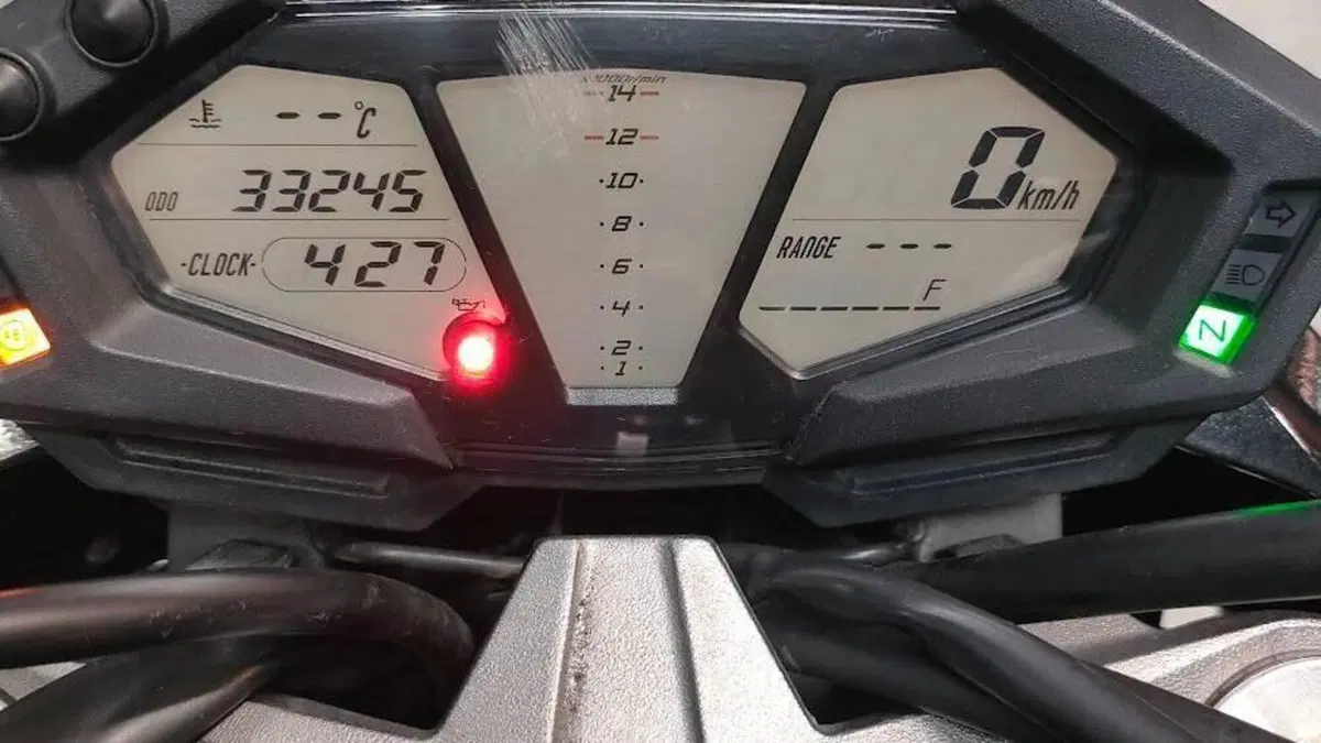 Kawasaki Z 800 e ABS (2012 - 16)  (7)