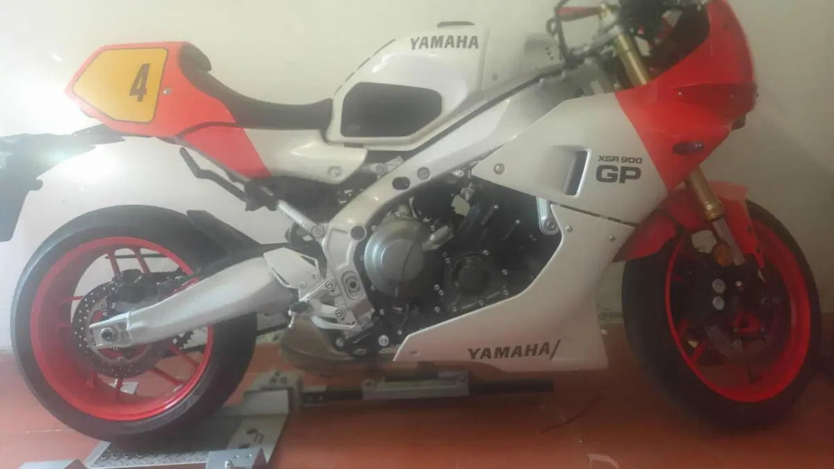 Yamaha XSR 900 GP (2024 - 26)  (2)