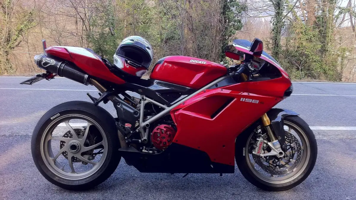 Ducati 1198 S  (2)
