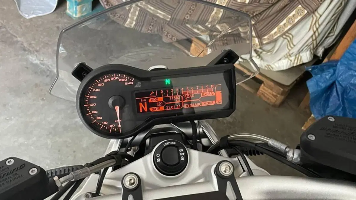 Bmw R 1200 R (2015 - 16)  (4)