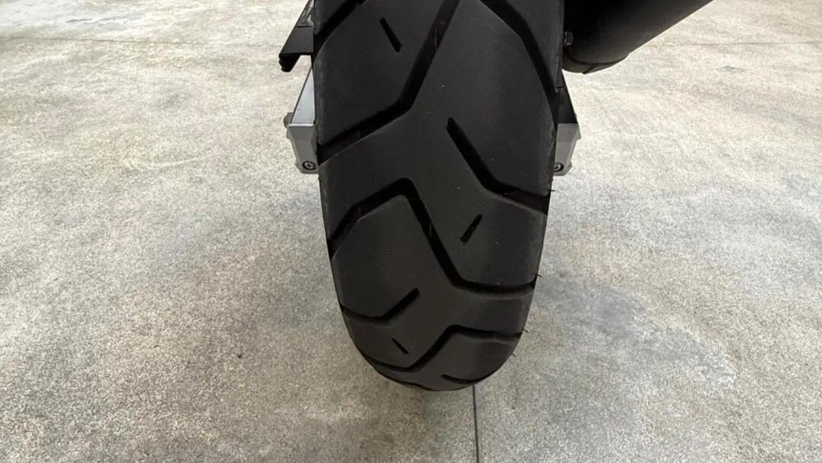 Suzuki V-Strom 650XT (2021 - 25)  (2)