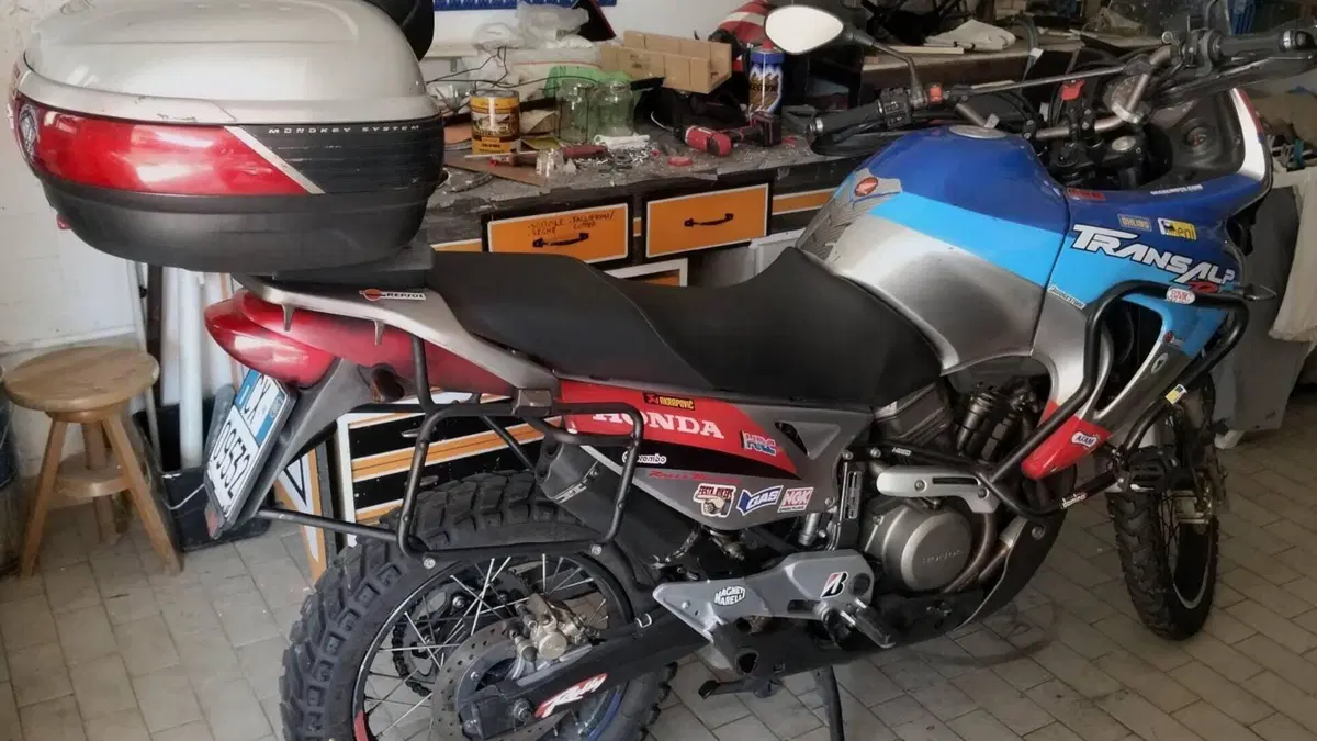 Honda Transalp XL 650V (2005 - 06)  (4)