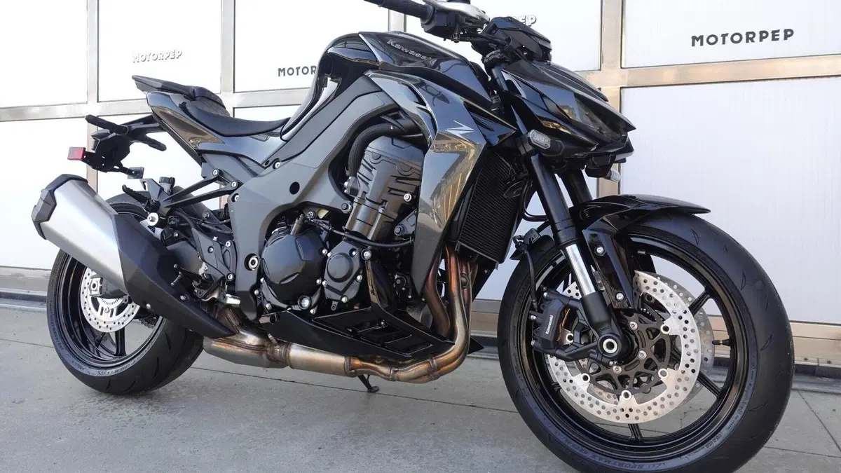 Kawasaki Z 1100 (2026)  (2)