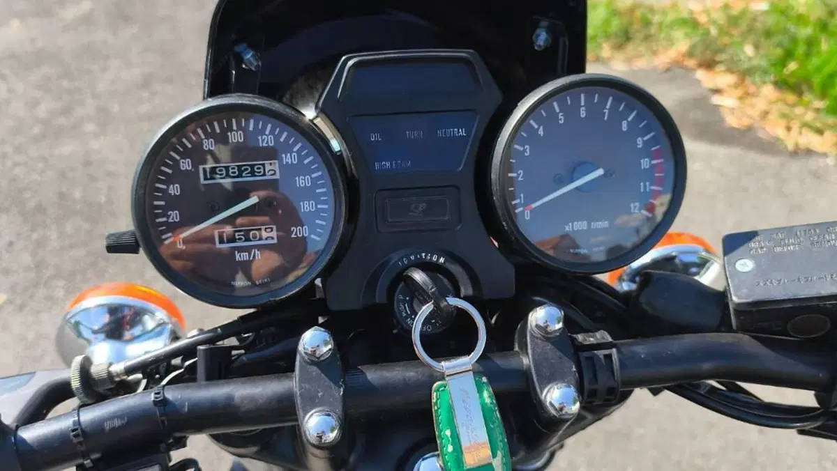 Suzuki   (3)