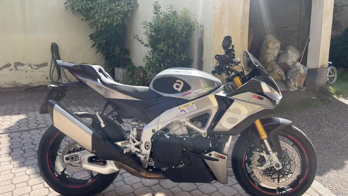 Aprilia Tuono V4 (2021 - 24)  (3)