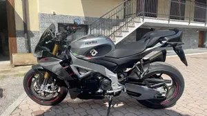 Aprilia Tuono V4 (2021 - 24)  (4)