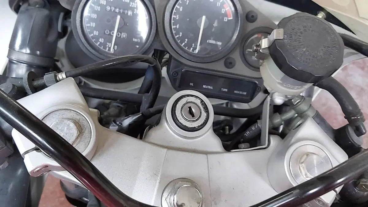 Yamaha FZR 600 (1989 - 90)  (3)