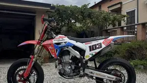 Honda CRF 450R (2022)  (2)