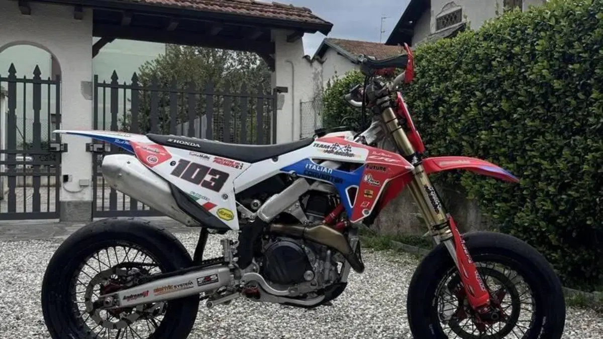 Honda CRF 450R (2022) 