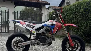 Honda CRF 450R (2022) 