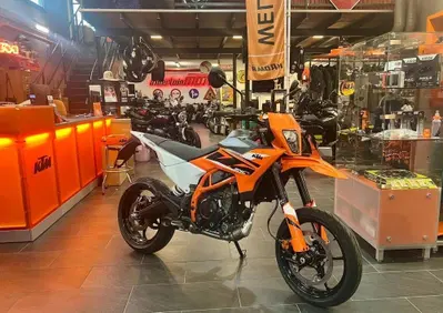 KTM 125 SMC R (2025 - 26) - Annuncio 10105446