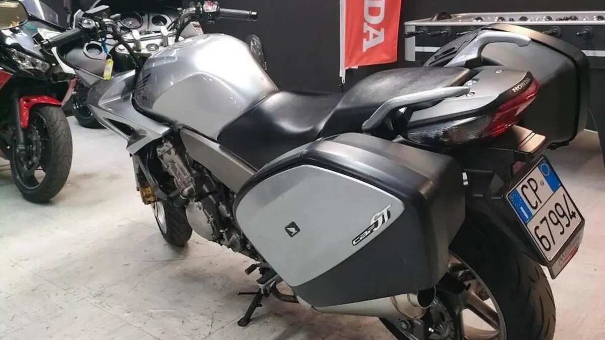 Honda CBF 1000  (4)