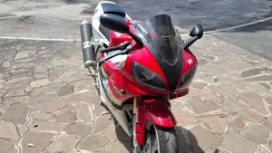 Yamaha YZF R1 (1998 - 99)  (2)