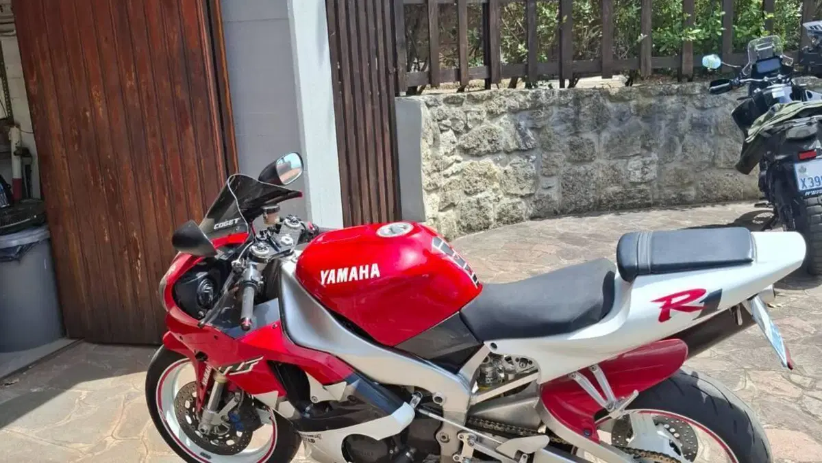 Yamaha YZF R1 (1998 - 99)  (4)