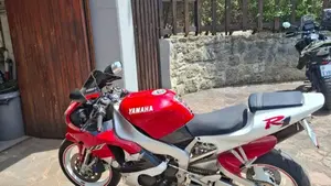 Yamaha YZF R1 (1998 - 99)  (4)