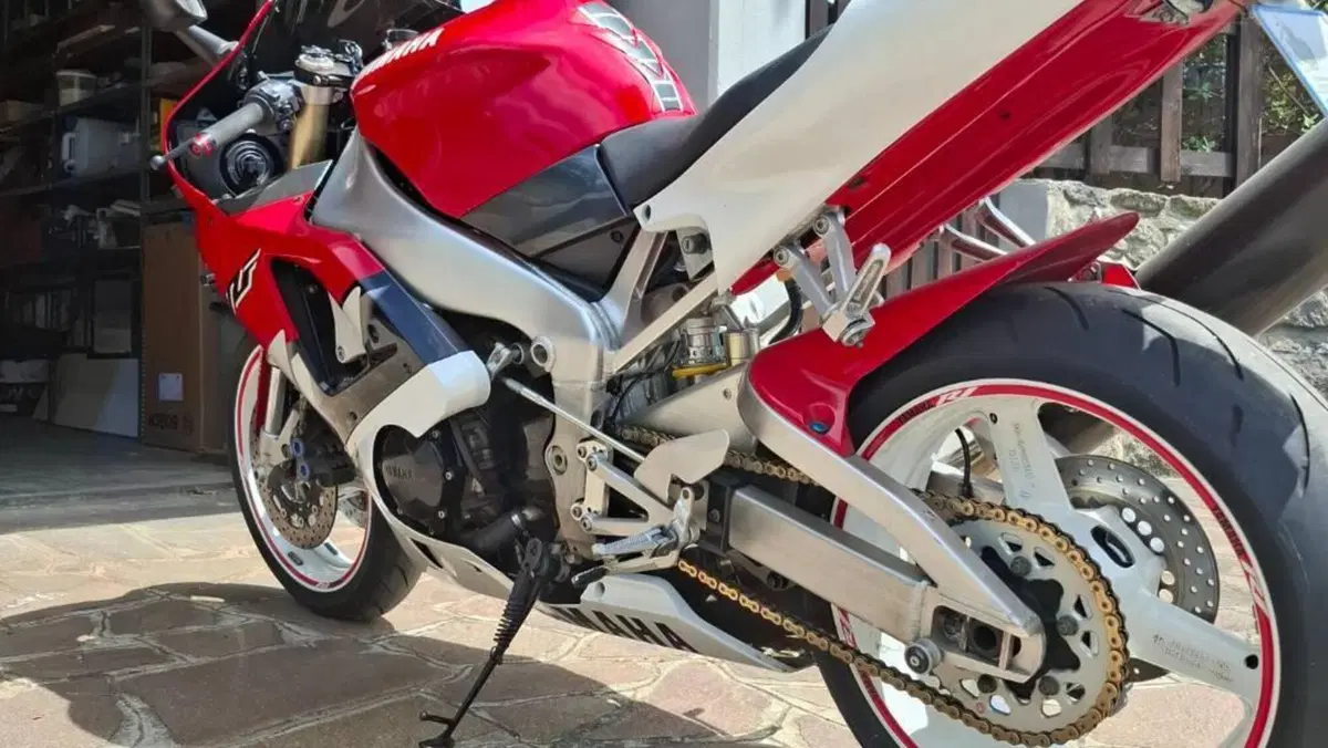 Yamaha YZF R1 (1998 - 99)  (5)