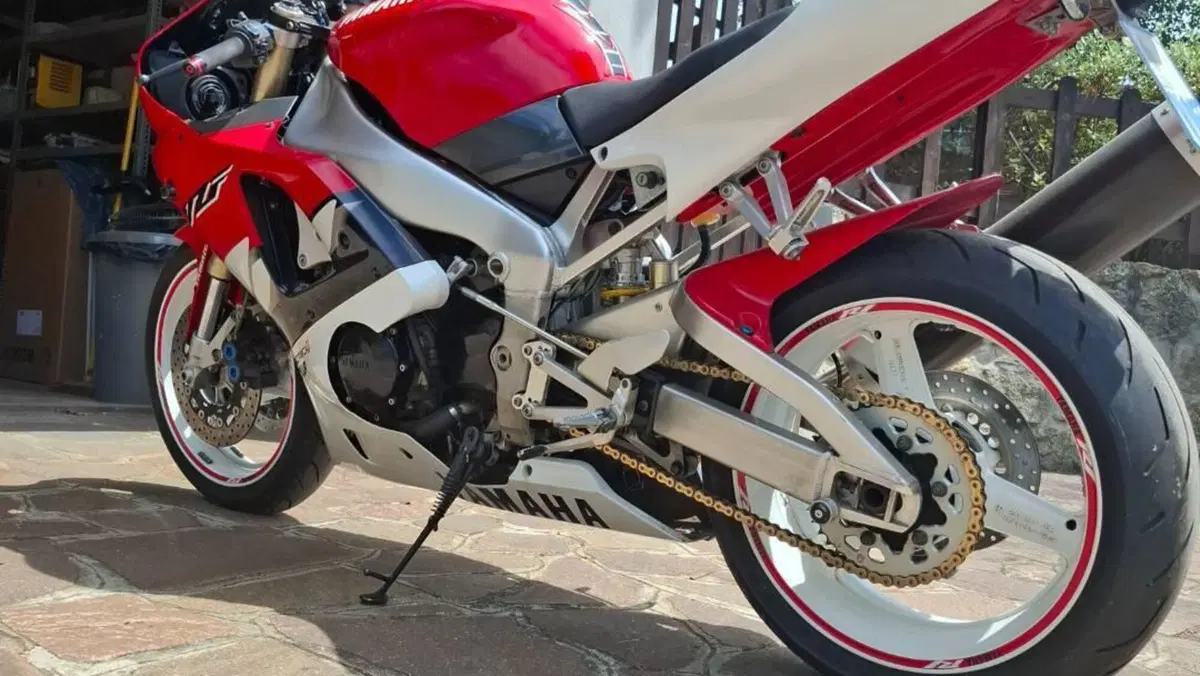Yamaha YZF R1 (1998 - 99)  (6)