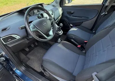 Lancia Ypsilon 1.2 69 CV 5 porte GPL Gold Plus (7)