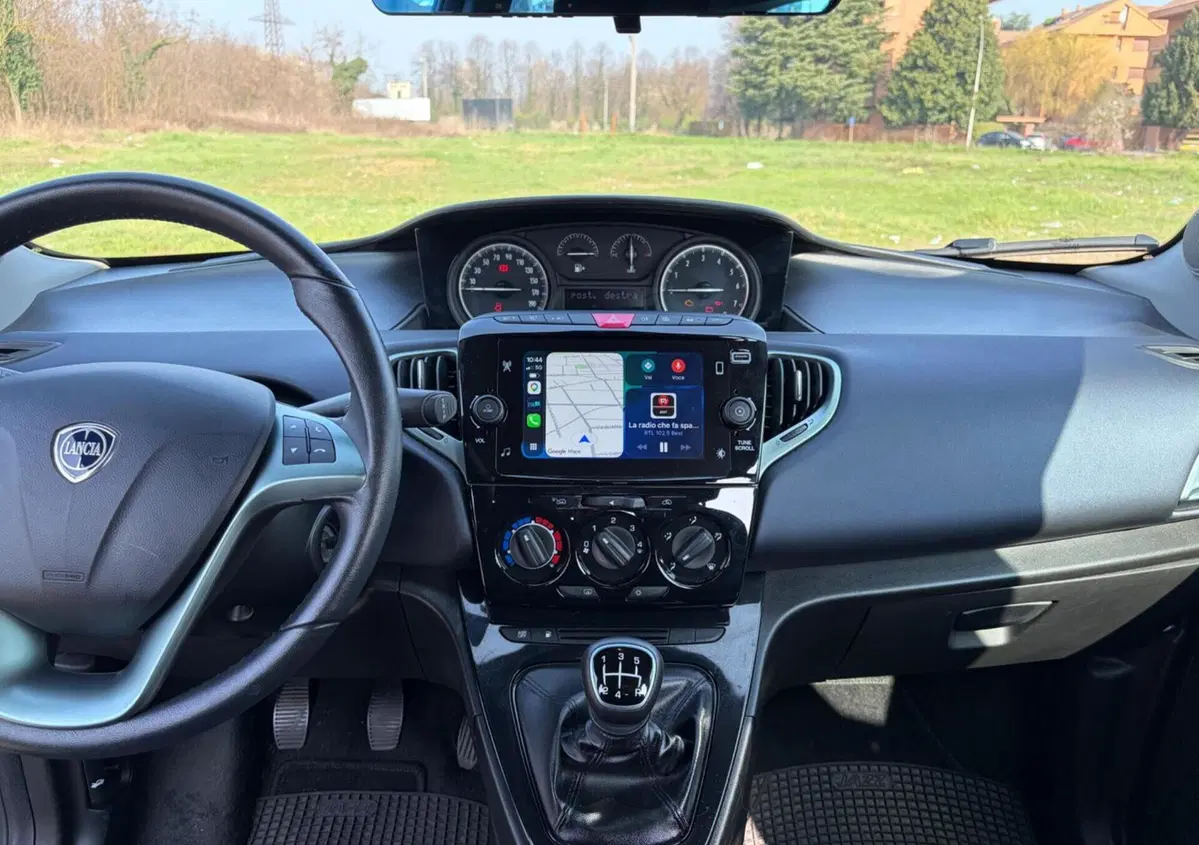 Lancia Ypsilon 1.2 69 CV 5 porte GPL Gold Plus (9)