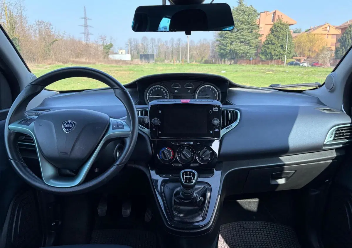 Lancia Ypsilon 1.2 69 CV 5 porte GPL Gold Plus (10)