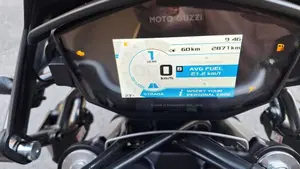 Moto Guzzi V85 TT Guardia d'Onore (2022 - 23)  (2)