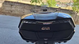 Moto Guzzi V85 TT Guardia d'Onore (2022 - 23)  (5)