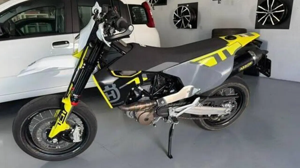 Husqvarna 701 Supermoto (2023 - 25) 