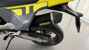 Husqvarna 701 Supermoto (2023 - 25)  (3)
