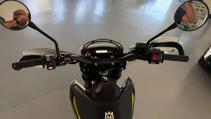Husqvarna 701 Supermoto (2023 - 25)  (4)