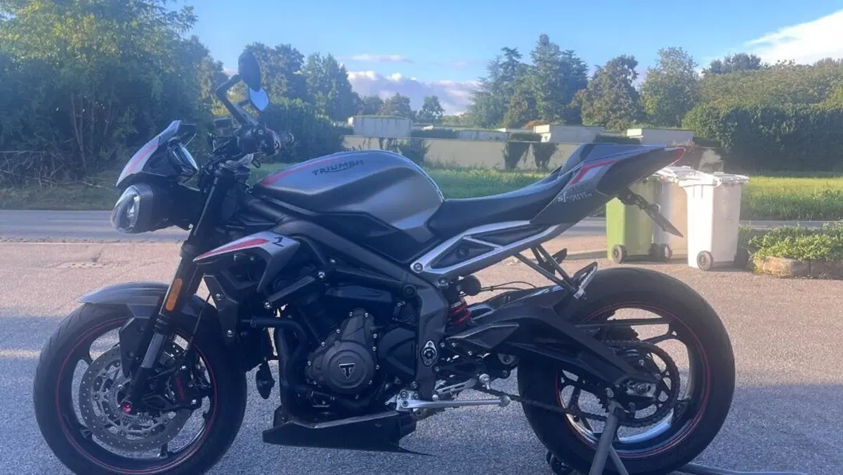 Triumph Street Triple R (2020 - 22)  (4)