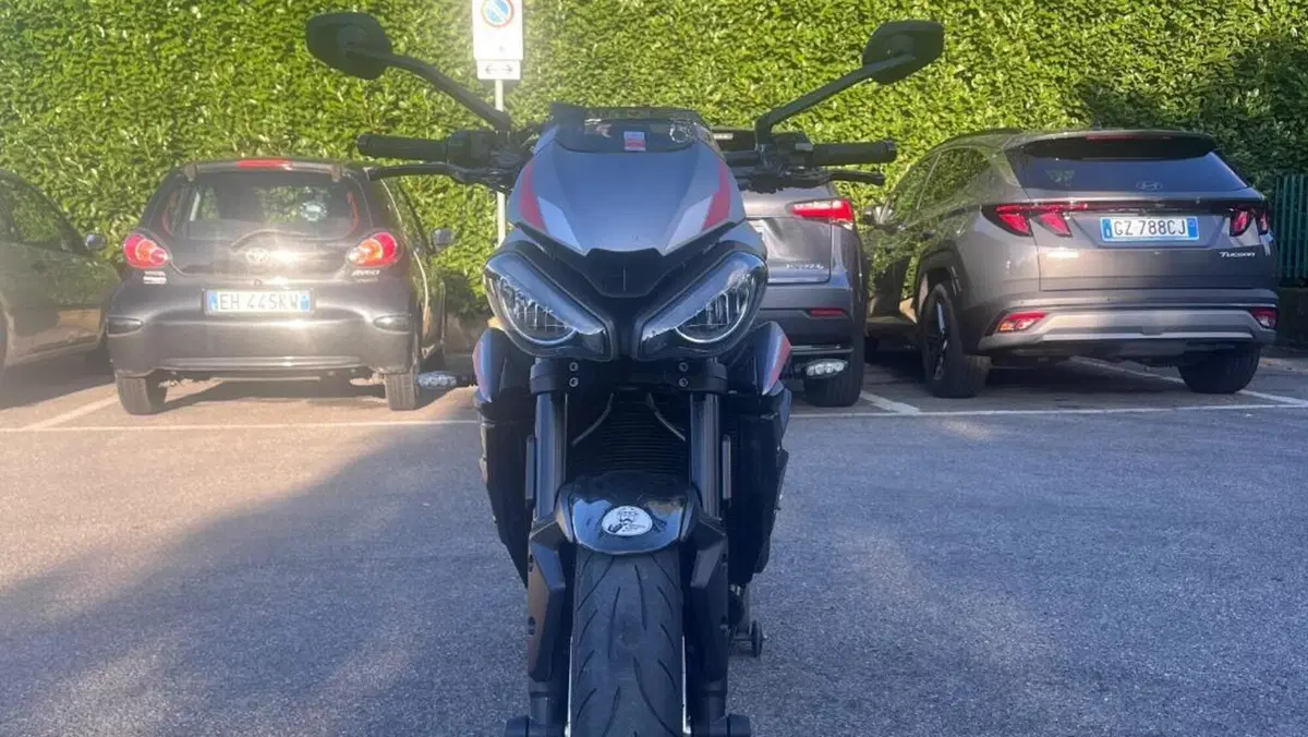 Triumph Street Triple R (2020 - 22)  (5)