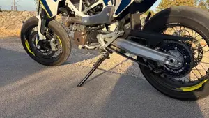Husqvarna 701 Supermoto (2017 - 19)  (2)