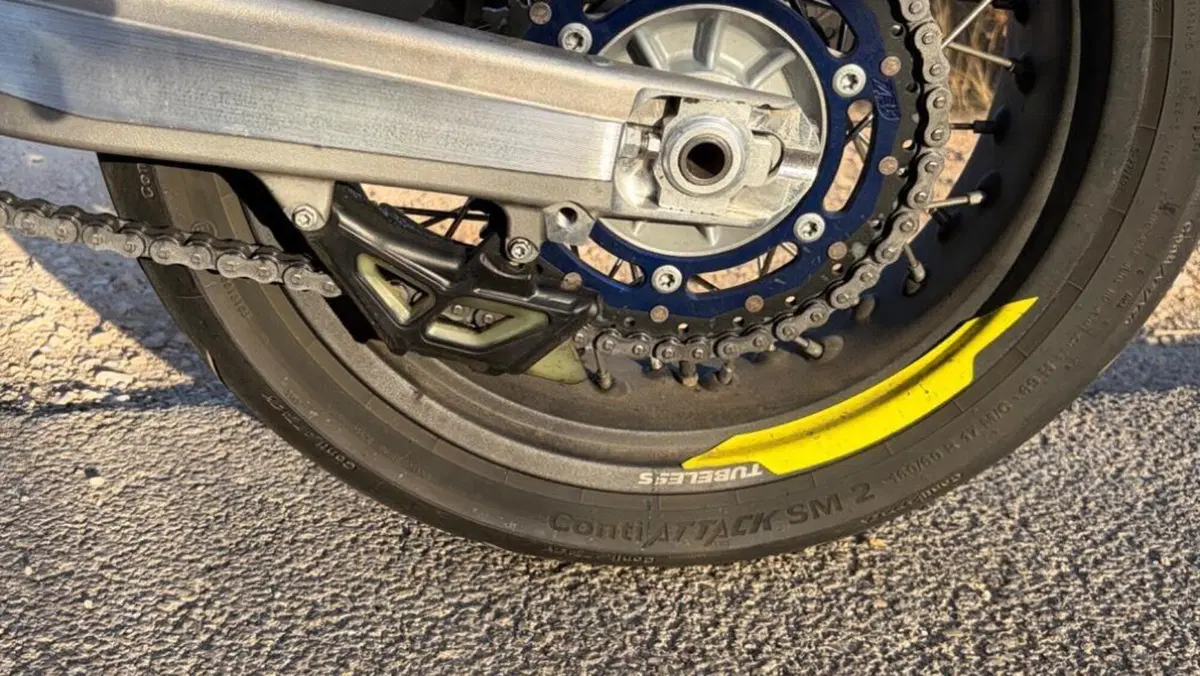 Husqvarna 701 Supermoto (2017 - 19)  (5)
