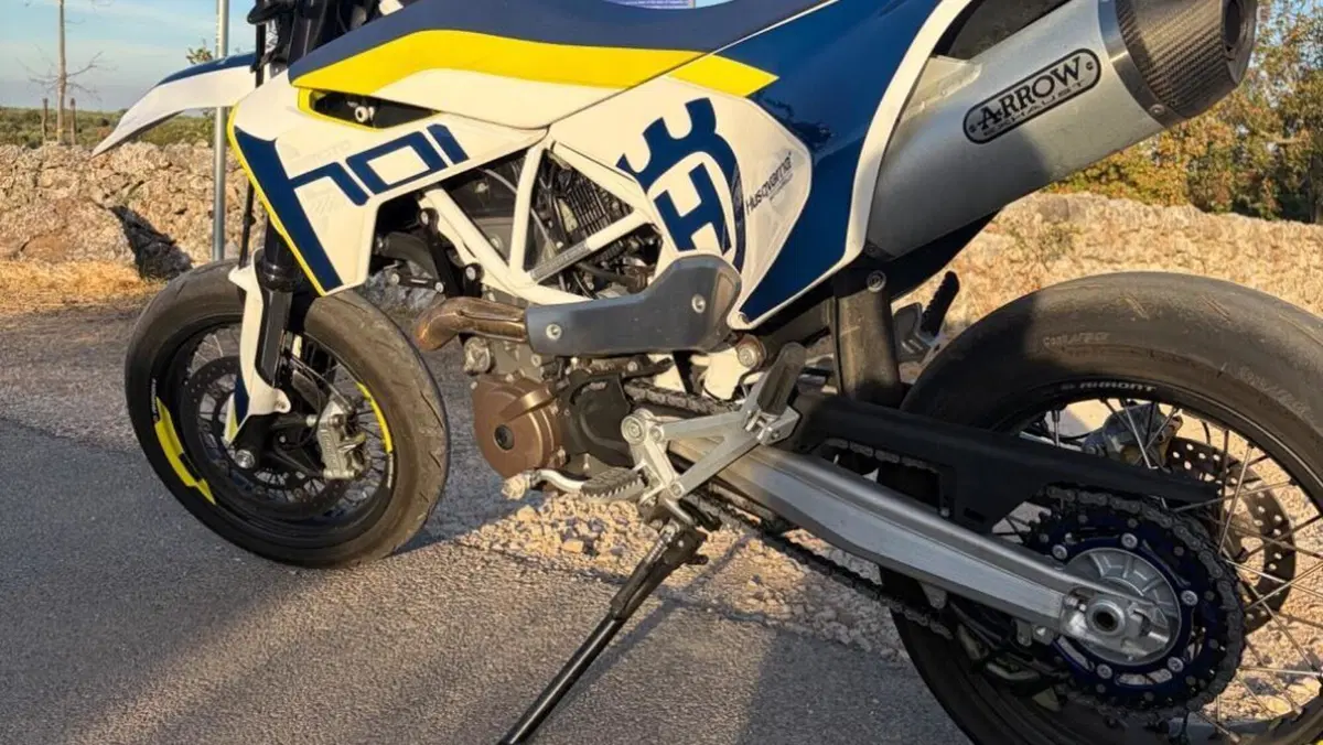 Husqvarna 701 Supermoto (2017 - 19)  (10)
