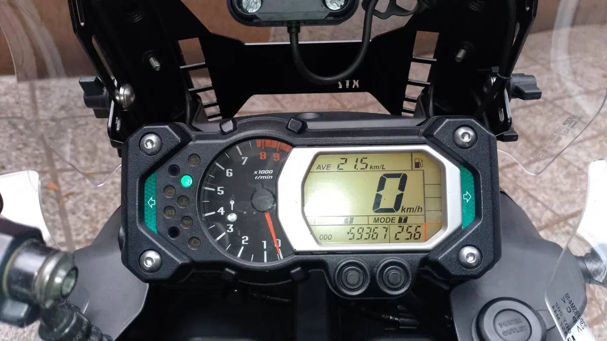 Yamaha XT1200Z Super Ténéré ABS (2010 - 15)  (4)