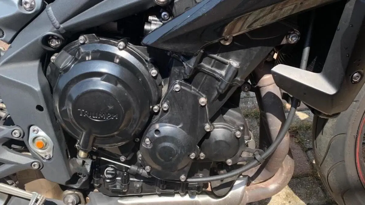 Triumph Street Triple ABS (2013 - 17)  (3)