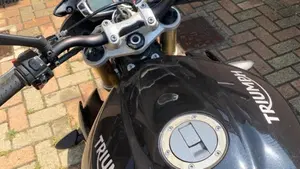 Triumph Street Triple ABS (2013 - 17)  (4)