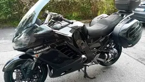 Kawasaki GTR 1400 (2007 - 09)  (2)