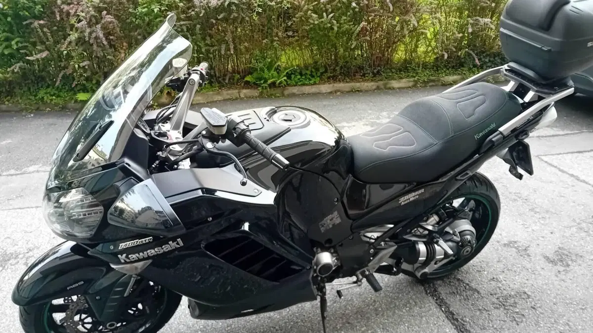Kawasaki GTR 1400 (2007 - 09)  (4)