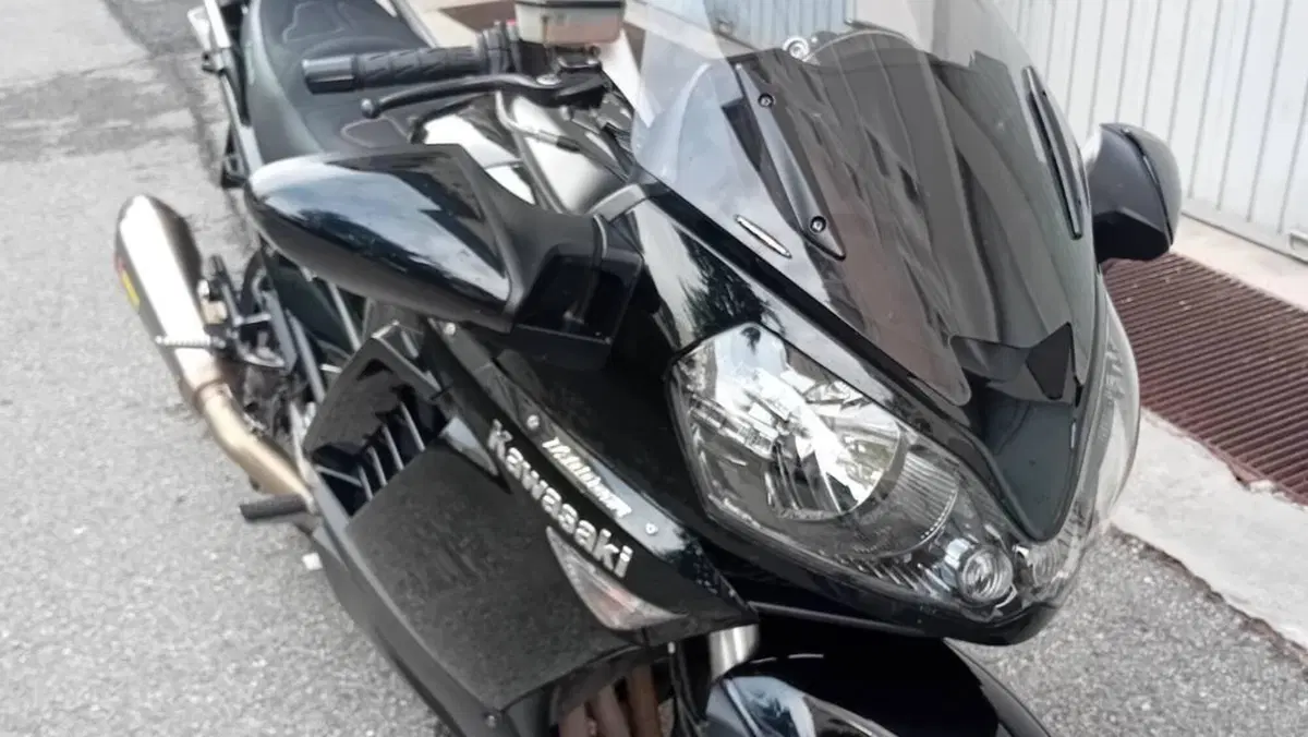 Kawasaki GTR 1400 (2007 - 09)  (10)