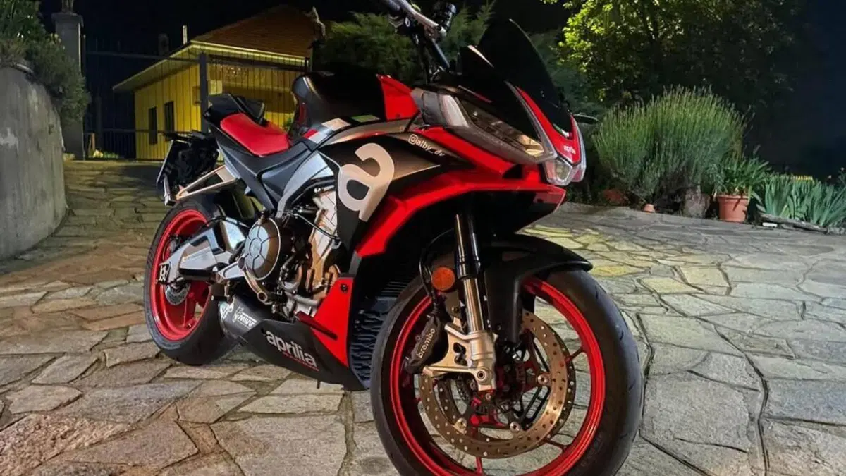 Aprilia Tuono 660 (2021 - 25)  (2)