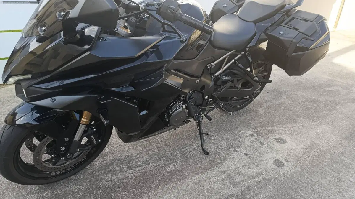 Suzuki GSX-S1000GT (2022 - 24)  (2)