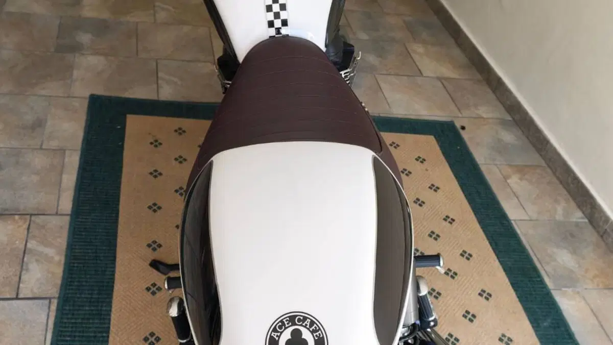 Triumph Thruxton 900 ACE (2014 - 15)  (4)