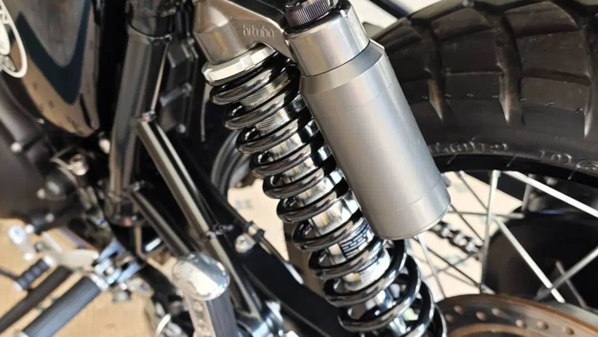 Triumph Thruxton 900 ACE (2014 - 15)  (5)
