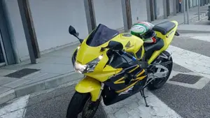 Honda CBR 900 RR Fireblade (2002 - 04)  (5)